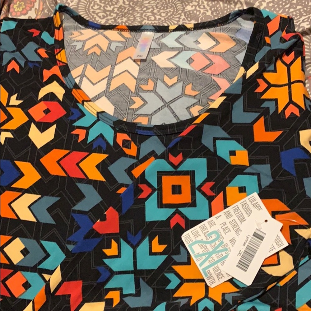 BNWT- LuLaRoe Lynnae 2XL